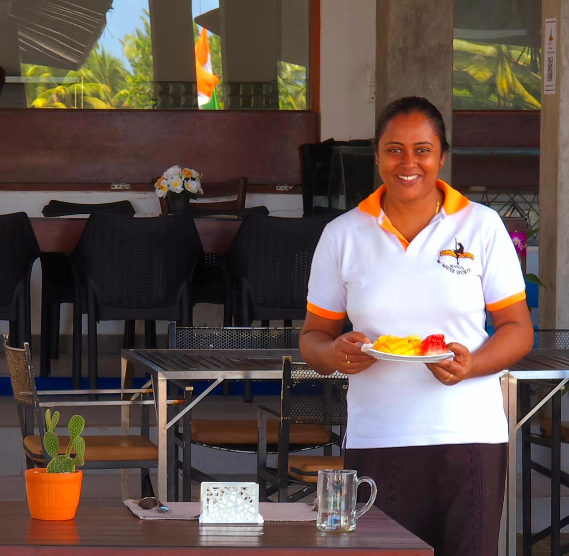 Malu Banna Hotel Aluthgama Exterior photo